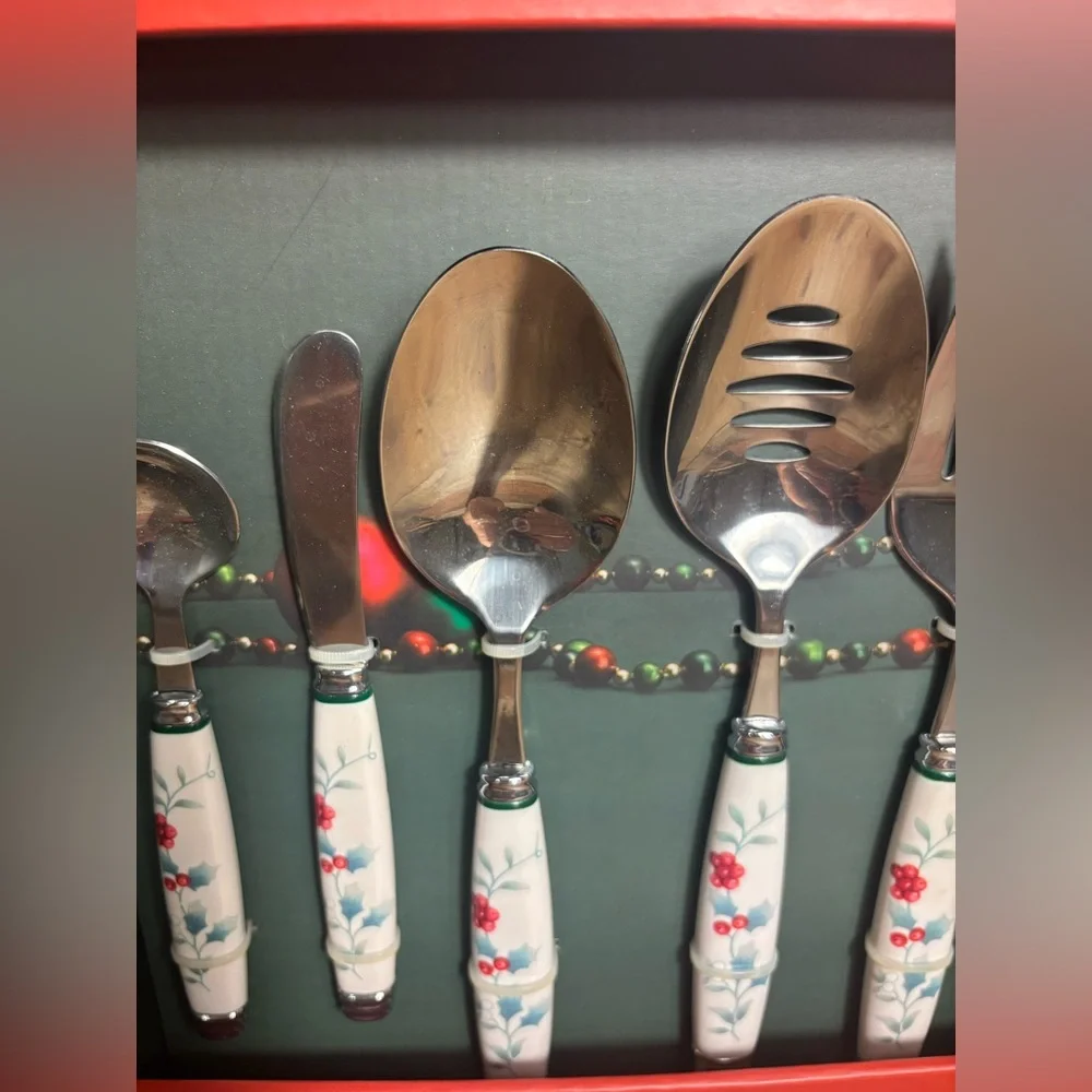 Pfaltzgraff Winterberry 5 Piece Hostess Set Holiday Christmas Serving Fork Spoon